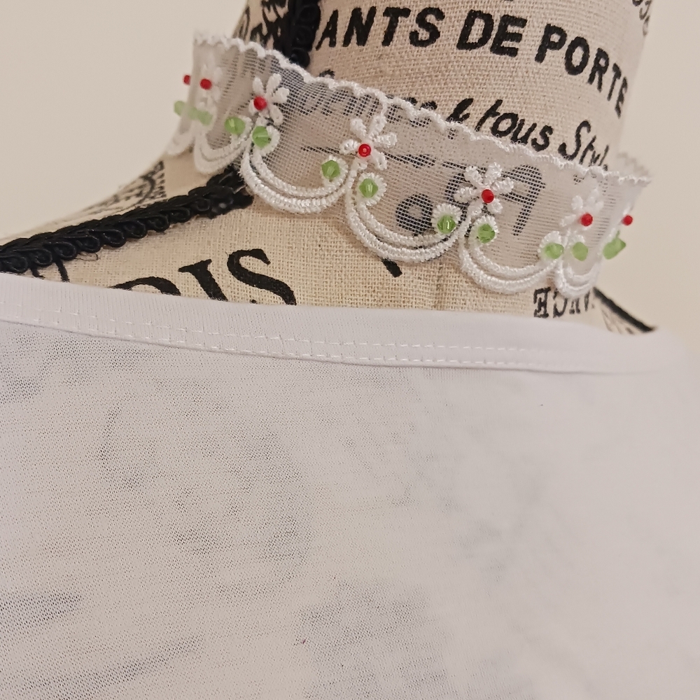 Embroidered White and Green Red Lace Choker Necklace 14' - Picture 7 of 10